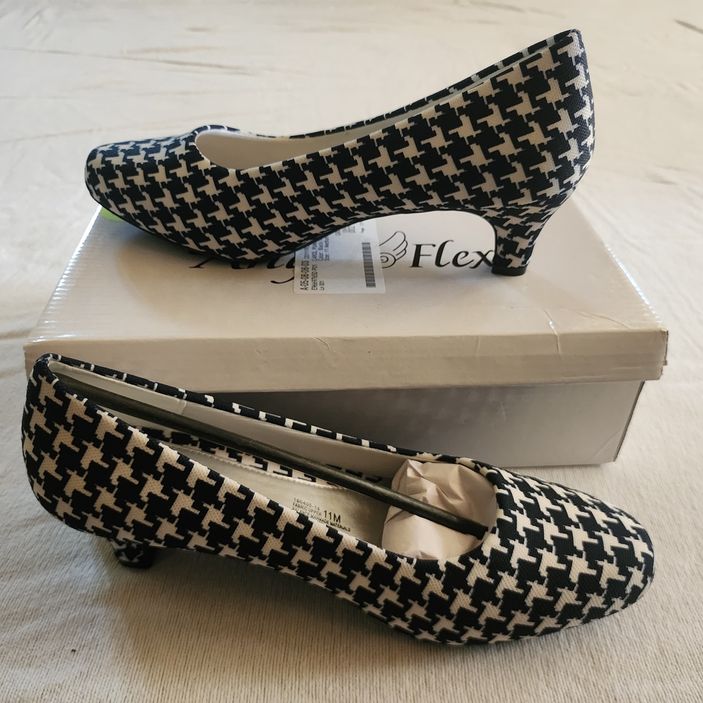 Elegant Houndstooth Pattern Heels